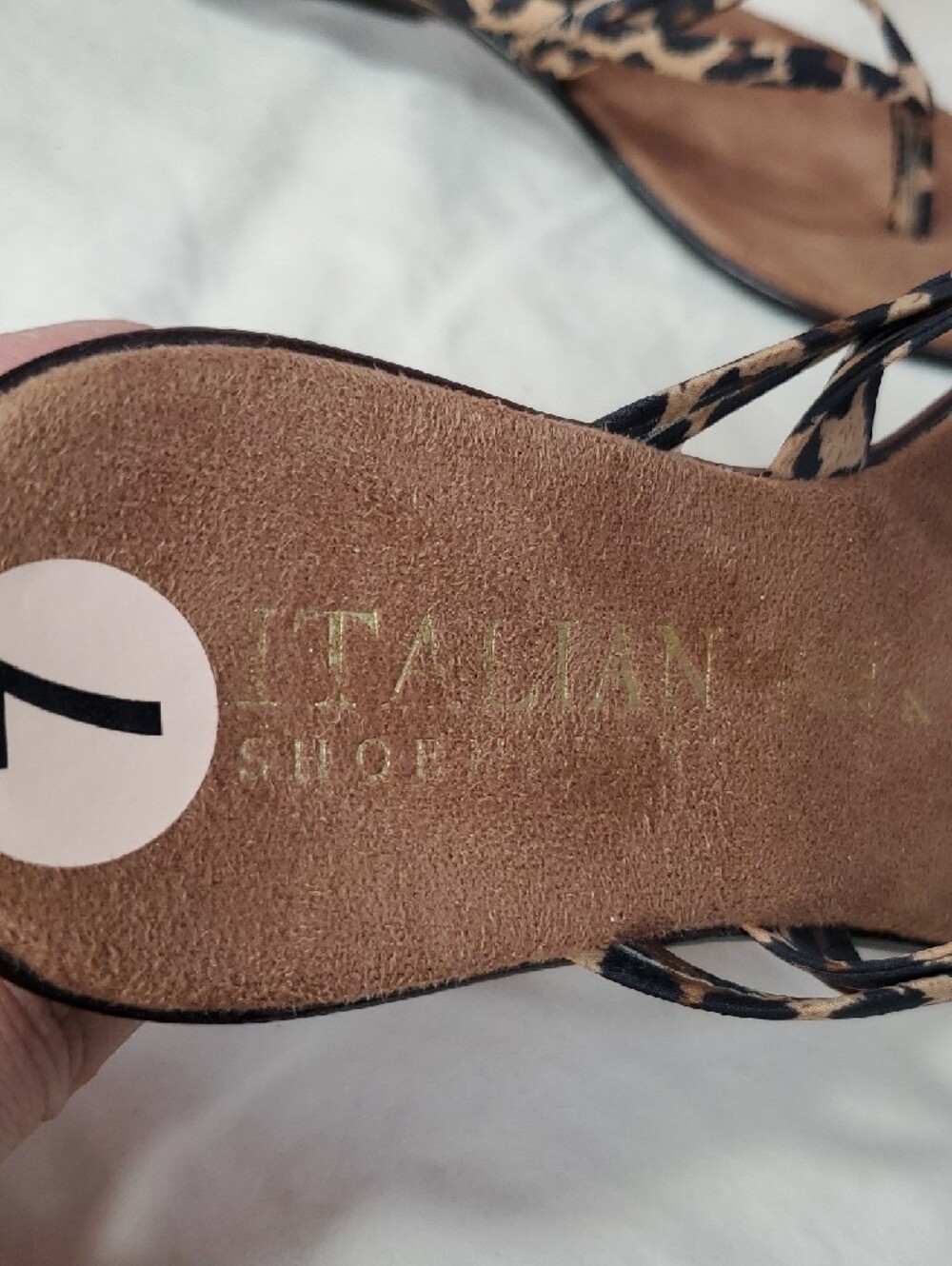 Womens Size Italian Shoemakers Leopard-Print Brown ThongSandals with GoldAccents - Picture 3 of 9